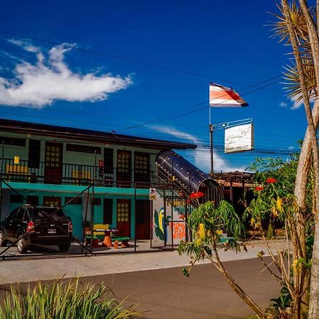 Hotel Reventazon Orosí Eksteriør billede